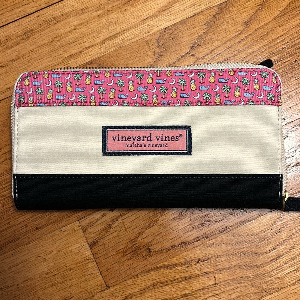 Vineyard Vines Heritage Zip Around Wallet